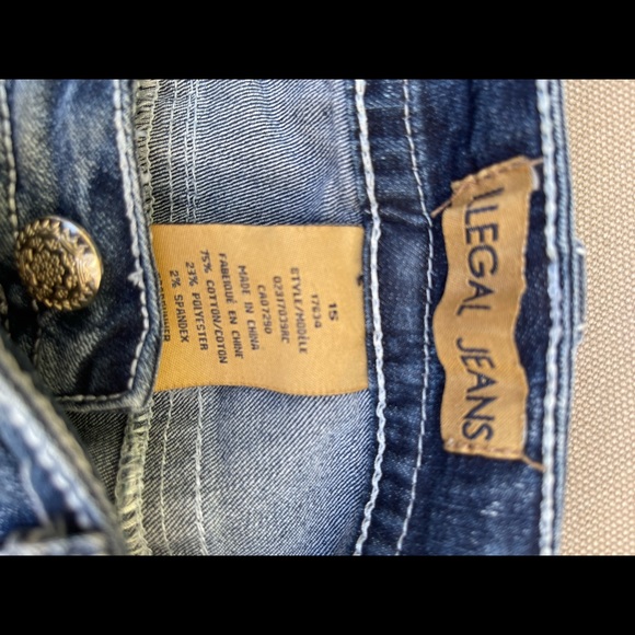 Illegal Jeans - Picture 3 of 5